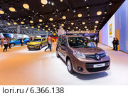 Renault Kangoo. Московский международный автомобильный салон 2014. Редакционное фото, фотограф Сергей Лаврентьев / Фотобанк Лори
