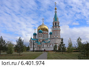 Дорога к Свято-Успенскому православному кафедральному собору, Омск, Тарская ул., 7 (2014 год). Стоковое фото, фотограф Алексей Гусев / Фотобанк Лори
