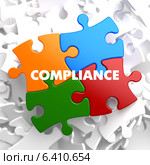 Солов Compliance на разноцветных пазлах. Стоковая иллюстрация, иллюстратор Илья Урядников / Фотобанк Лори