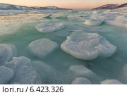 Лед в бухте. Зимний пейзаж. Стоковое фото, фотограф Антон Афанасьев / Фотобанк Лори