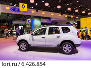 Renault Duster. Московский международный автомобильный салон 2014. Редакционное фото, фотограф Сергей Лаврентьев / Фотобанк Лори