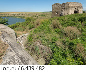 Замок 15-17 вв. и дот 20 в. с. Жванец (2014 год). Стоковое фото, фотограф Онищенко Виктор / Фотобанк Лори