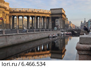 Утро  на  канале  Грибоедова. Казанский  собор. (2014 год). Редакционное фото, фотограф Татьяна Чепикова / Фотобанк Лори