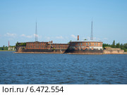 Вид на форт "Император Петр I" с кронштадтского рейда (2014 год). Стоковое фото, фотограф Виктор Карасев / Фотобанк Лори