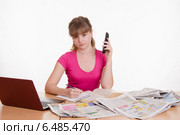 Девушке отказали в приеме на работу по телефону. Стоковое фото, фотограф Иванов Алексей / Фотобанк Лори