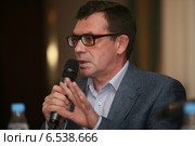 Пресс-конференция Независимой литературной премии "Дебют", посвященная объявлению номинантов среди молодых авторов за2014 год.В жюри конкурса: Павел Басинский. Редакционное фото, фотограф Александр С. Курбатов / Фотобанк Лори