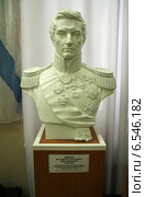 Адмирал Де-Траверсе Жан Батист (Иван Иванович) (1752-1831). Бюст в Музее Черноморского флота, Севастополь (2014 год). Редакционное фото, фотограф Щеголева Ольга / Фотобанк Лори