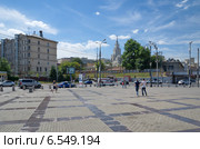 Москва. Вид на Новорязанскую улицу и Рязанский проезд с площади Казанского вокзала (2014 год). Редакционное фото, фотограф Елена Коромыслова / Фотобанк Лори