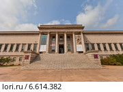 Музей современных искусств (начало XX в.) в Сеуле, Южная Корея. Расположен на территории дворца Токсугун (Deoksugung) (2014 год). Редакционное фото, фотограф Иван Марчук / Фотобанк Лори