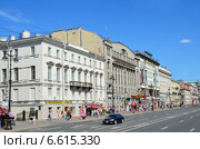 Санкт-Петербург, Невский проспект, здание Армянской церкви, далее здание Сибирского торгового банка (2014 год). Редакционное фото, фотограф Овчинникова Ирина / Фотобанк Лори