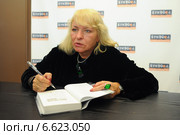 Татьяна Владимировна Москвина, российский журналист, театральный кинокритик, актриса, публицист (2014 год). Редакционное фото, фотограф Галина Попова / Фотобанк Лори