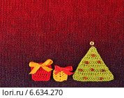 Новогодняя открытка с вязаным фоном. Стоковое фото, фотограф Gagara / Фотобанк Лори