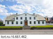 Рейкьявик, здание правительства Исландии (2014 год). Стоковое фото, фотограф Овчинникова Ирина / Фотобанк Лори