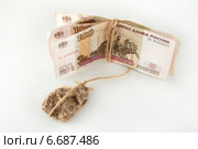 Падение рубля. Экономический кризис. Бремя денег. Стоковое фото, фотограф Ирина Геращенко / Фотобанк Лори