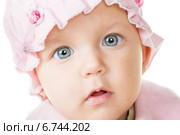 Портрет маленького ребёнка в розовом чепчике. Стоковое фото, фотограф Типляшина Евгения / Фотобанк Лори