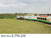 Поезд экскурсионного тура "St. Kitts Scenic Railway". Сент-Китс (2014 год). Редакционное фото, фотограф Вадим Хомяков / Фотобанк Лори