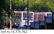 Московское метро. Два поезда едут навстречу друг другу на открытом участке у станции метро Измайловская. Стоковое видео, видеограф Арташес Оганджанян / Фотобанк Лори