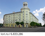 Здание с ротондой, угол улиц Ленина и Коненкова, город Смоленск (2014 год). Редакционное фото, фотограф Вячеслав Палес / Фотобанк Лори