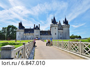 Замок Сюлли-сюр-Луар (Chateau Sully sur Loire) (2012 год). Редакционное фото, фотограф Вера Смолянинова / Фотобанк Лори