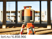 laser levelling equipment at construction site. Стоковое фото, фотограф Дмитрий Калиновский / Фотобанк Лори