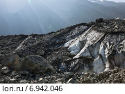 Солнечные лучи освещают ледник Майли, Геналдонское ущелье. Стоковое фото, фотограф Андрей Багаев / Фотобанк Лори
