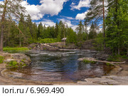 Водопад и река Tokhmayoki (Рускеала), Карелия, Россия. Стоковое фото, фотограф Михаил Аккуратoв / Фотобанк Лори