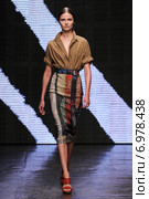 NEW YORK, NY - SEPTEMBER 08: Model Vasilisa Pavlova walk the runway at Donna Karan New York during MBFW Spring 2015 at 547 West 26th Street on September 8, 2014 in NYC. Редакционное фото, фотограф Anton Oparin / Фотобанк Лори