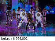 LONDON, ENGLAND - DECEMBER 02: Singer Ariana Grande performs at the annual Victoria's Secret fashion show on December 2, 2014 in London, England. Редакционное фото, фотограф Anton Oparin / Фотобанк Лори