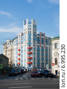 Дом Моссельпрома. Доходный дом А. Титова. Москва (2014 год). Редакционное фото, фотограф Александр Щепин / Фотобанк Лори