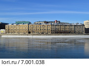 Пречистенская набережная, дома № 13, 15 строение 1, 15/1 строение 2 (Бывшее товарищество мануфактур Бутикова). Москва (2015 год). Редакционное фото, фотограф lana1501 / Фотобанк Лори