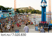 Городской пляж Алушты (2009 год). Редакционное фото, фотограф V.Ivantsov / Фотобанк Лори