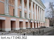 Дом Гагариных на Страстном бульваре (Екатерининская больница у Петровских ворот) после реставрации, фрагмент здания. Москва (2015 год). Стоковое фото, фотограф Илюхина Наталья / Фотобанк Лори