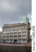 Универмаг "У Красного моста" (Торговый дом "С. Эсдерс и К. Схейфальс", 1906-1907 гг., архитекторы В.А. Липский и К.Н. де Рошфор), Санкт-Петербург (2014 год). Редакционное фото, фотограф Виктория Фрадкина / Фотобанк Лори