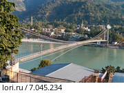 Река Ганг и мост Ram Jhula, Ришикеш, Индия (2014 год). Стоковое фото, фотограф Elena Odareeva / Фотобанк Лори
