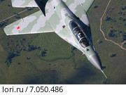 МиГ-29 М2 вид сверху на фоне земли (2005 год). Редакционное фото, фотограф Михеев Алексей / Фотобанк Лори