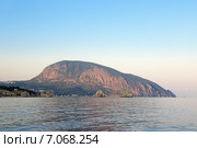 Гора Аю-Даг (Медведь-гора) на закате, вид с моря, Республика Крым, Россия (2014 год). Стоковое фото, фотограф Игорь Долгов / Фотобанк Лори