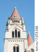 Церковь Святого Франциска Ассизского ( Franz Von Assisi Kirche) на Мексиканской площади ( Mexikoplatz) в Вене. Австрия (2014 год). Стоковое фото, фотограф stargal / Фотобанк Лори