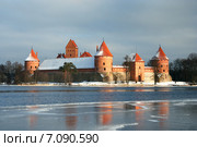 Тракайский замок зимой, Литва (2008 год). Стоковое фото, фотограф Татьяна Цибушок / Фотобанк Лори