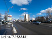 Вид на Ленинградское шоссе в районе города Химки (2015 год). Редакционное фото, фотограф Володина Ольга / Фотобанк Лори