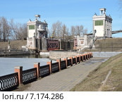 Город Москва. Канал имени Москвы. Шлюз номер 8 в Щукино (2015 год). Стоковое фото, фотограф lana1501 / Фотобанк Лори
