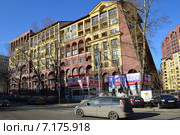 Многофункциональный жилой комплекс "Маршал". Улица Маршала Рыбалко, 2. 4-й микрорайон Щукина. Москва (2015 год). Редакционное фото, фотограф lana1501 / Фотобанк Лори