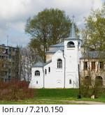 Церковь Казанской иконы Божией Матери.  Извара (2014 год). Стоковое фото, фотограф Александр Щепин / Фотобанк Лори