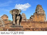 Cambodia, Siem Reap, Angkor, East Mebon Temple. Стоковое фото, агентство BE&W Photo / Фотобанк Лори
