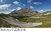 Панорама: вид на действующий вулкан Хангар на Камчатке (2014 год). Стоковое фото, фотограф А. А. Пирагис / Фотобанк Лори