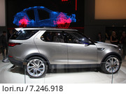 LAND ROVER DISCOVERY VISION на автосалоне в Москве (2014 год). Редакционное фото, фотограф Владимир Тучин / Фотобанк Лори