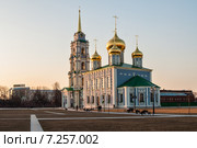 Город Тула. Свято-Успенский собор и новая колокольня Тульского кремля на фоне закатного неба весной (2015 год). Редакционное фото, фотограф Игорь Низов / Фотобанк Лори