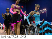 Турнир по спортивным бальным танцам на инвалидных колясках (2009 год). Редакционное фото, фотограф Дмитрий Николаев / Фотобанк Лори