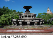 Фонтан на площади перед ДК МГУ. Москва (2009 год). Редакционное фото, фотограф lana1501 / Фотобанк Лори