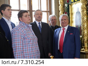 Генеральный директор предприятия «Софрино» Евгений Алексеевич Пархаев на праздничной литургии в храме Серафима Соровского (2015 год). Редакционное фото, фотограф Дмитрий Неумоин / Фотобанк Лори