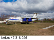 Республика Беларусь. Национальный аэропорт Минск. Самолёт ИЛ-76Т (2015 год). Редакционное фото, фотограф Литвяк Игорь / Фотобанк Лори